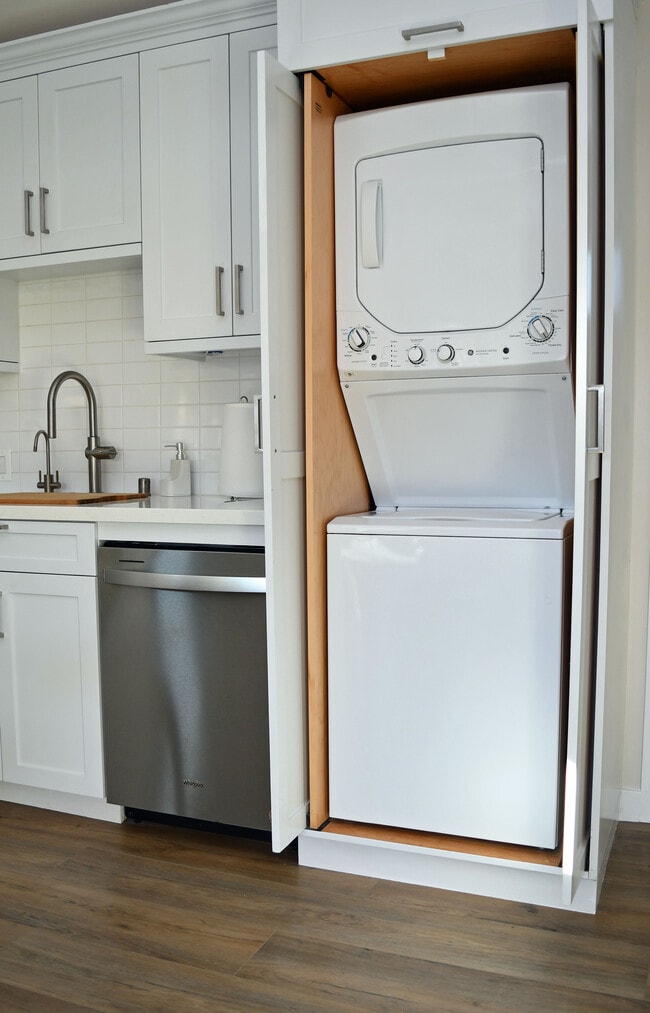 Photo - 6459 Wynkoop St