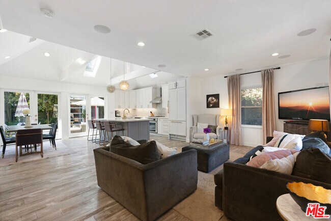 Photo - 1551 S Ogden Dr