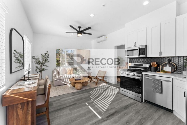 Building Photo - 8353 Ivory Coast Dr Unit 6