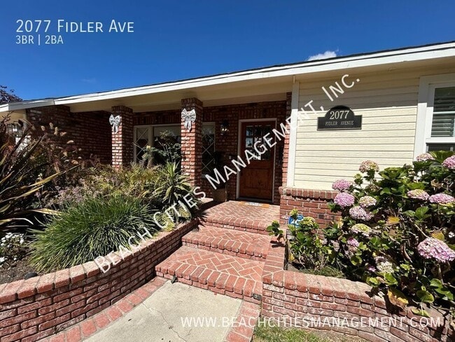 Photo - 2077 Fidler Ave