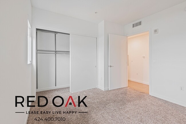 Photo - 11405 Chandler Blvd Unit 403