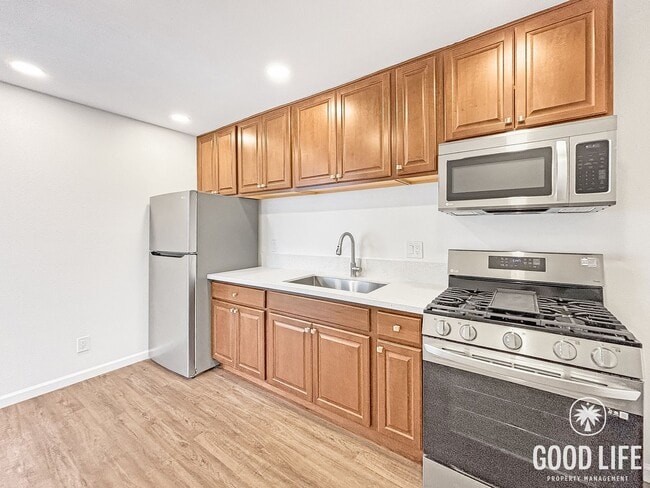 Photo - Charming 2BD/1BA South Park Unit with New Turf Yard & In unit laundry Unit 1845 Edgemont St