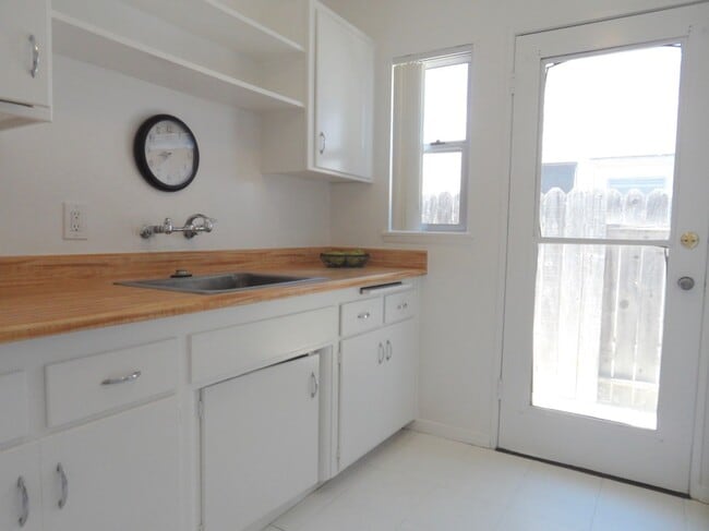 Building Photo - 3051-3053 Luna Ave Unit 3051