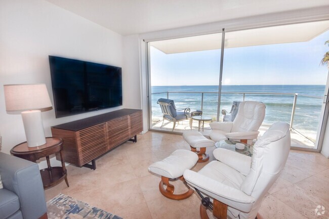 Building Photo - 1830 Avenida Del Mundo Unit Vacation Rental