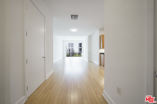 Photo - 3223 W 6th St Condo Unit 605