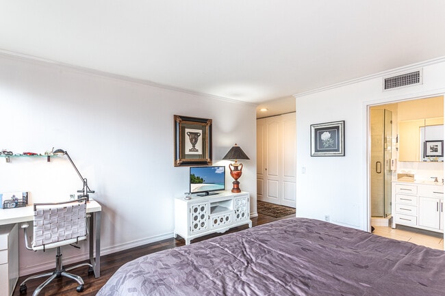 Photo - 100 S Doheny Dr Unit 516