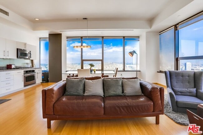 Photo - 1100 Wilshire Blvd Unit 2906