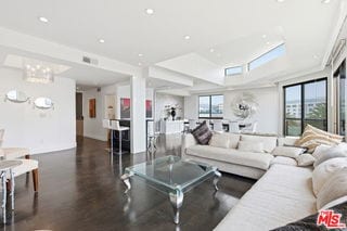 Photo - 121 Canon Dr