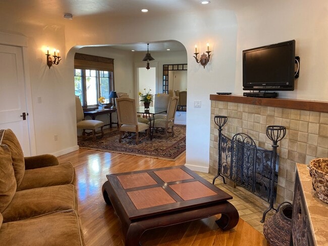 Photo - FLEXIBLE FULLY FURNISHED Point Loma Home! AC! All Utilities Included!