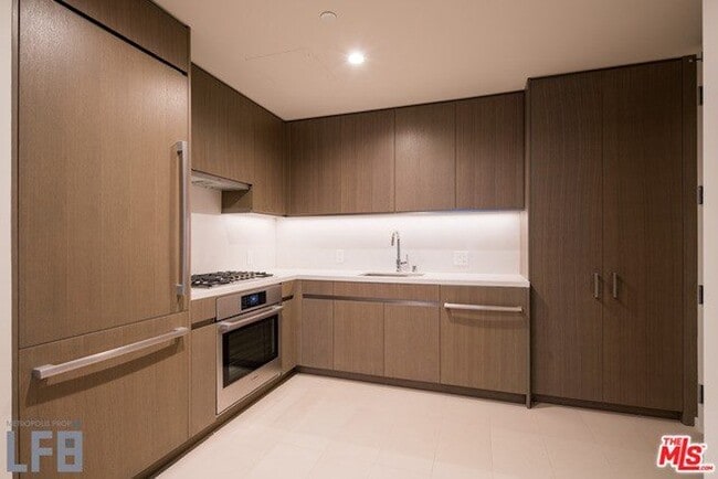 FURNISHED LUXURY RENTAL IN THE HEART OF DTLA - 889 Francisco St Unit 1010