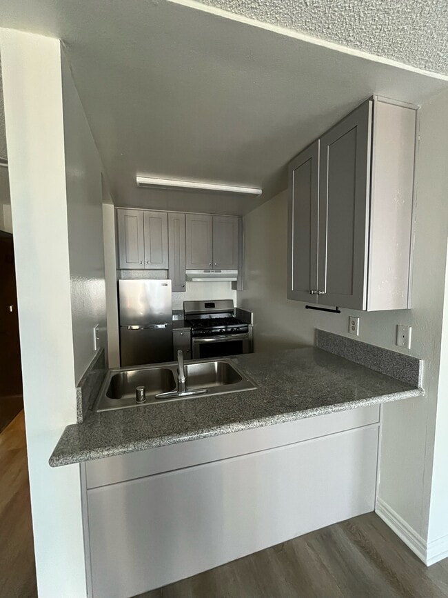 Photo - 1632 N Formosa Ave Unit 109
