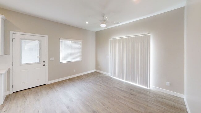 Photo - 4BD/2BA, Great Yard!