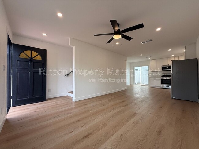 Photo - 607 Lemon Way Unit B