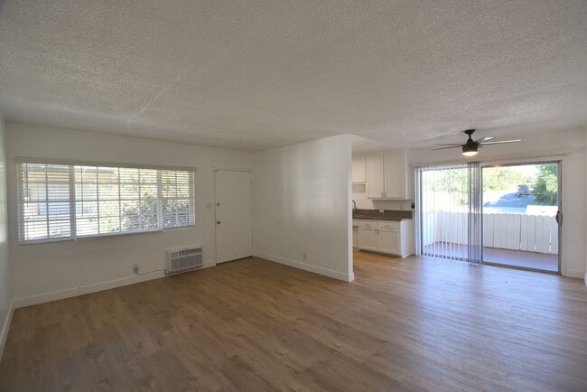 Photo - 5734 Hazeltine Ave Unit 06