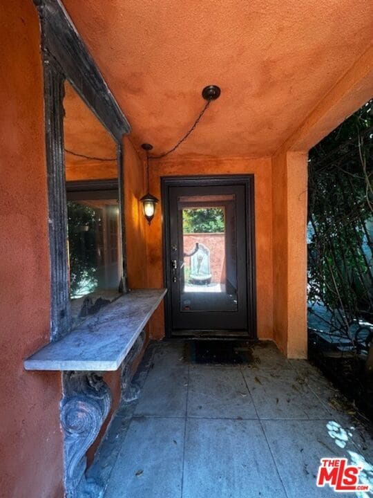 Photo - 2046-2046 Highland Ave