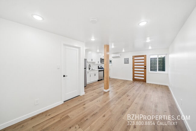 Photo - 1027 N Gardner St