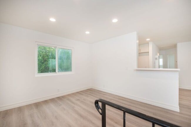Photo - Downtown HB Remodled unit - 2 blocks from the sand