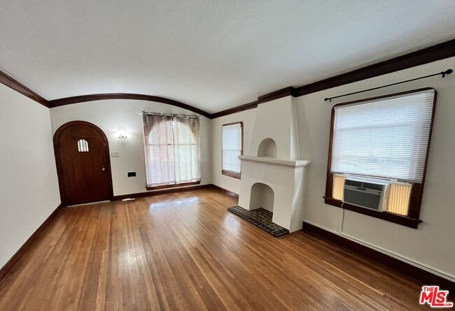 Photo - 496 E 52nd St