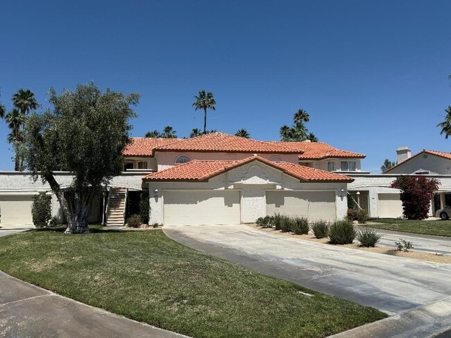 Photo - 688 Vista Lago Cir N