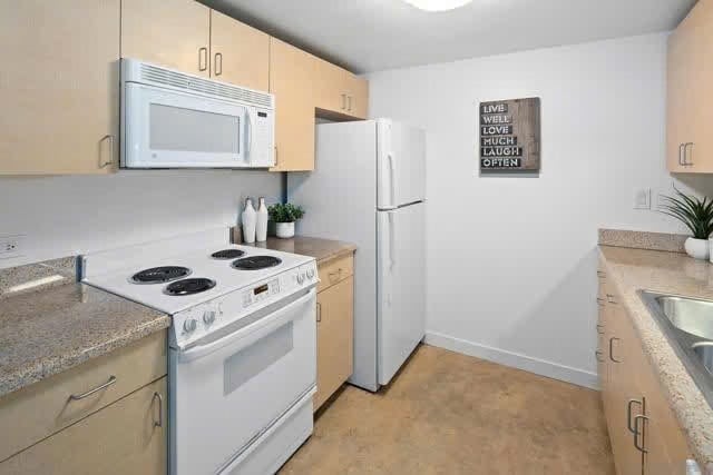 Photo - 425 W Beech St Unit Fully Furnished