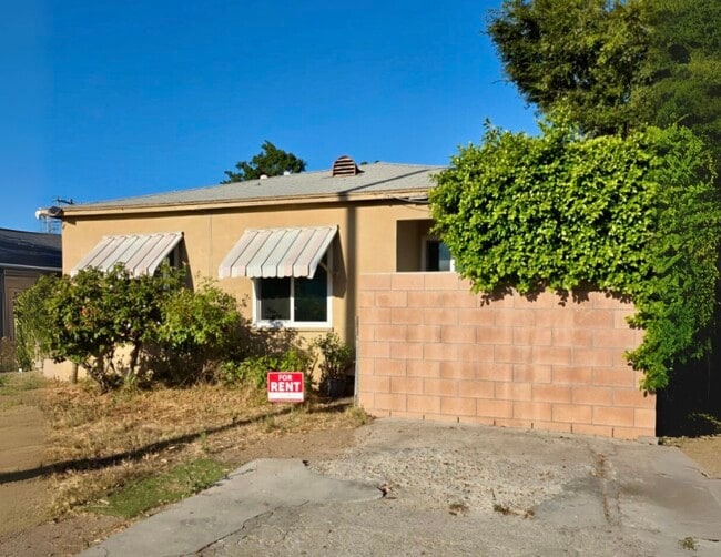 Photo - 865 N Glassell St House