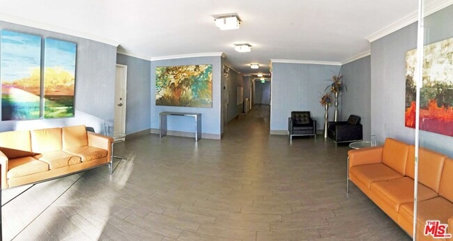 Building Photo - 468 S Roxbury Dr Unit 103