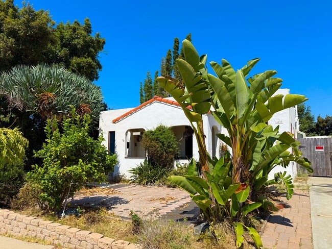 Building Photo - Welcome to this charming home in Ocean Beach!