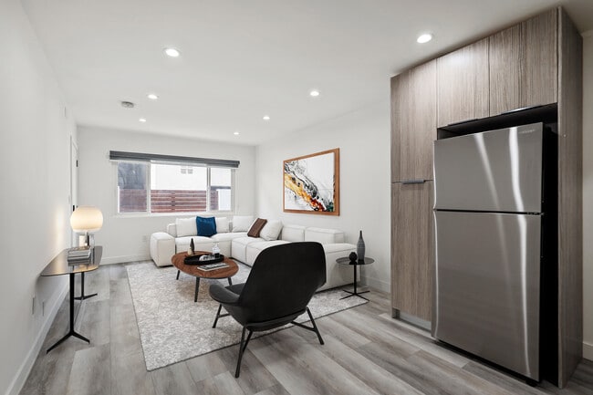 Photo - 2034 Garth Avenue