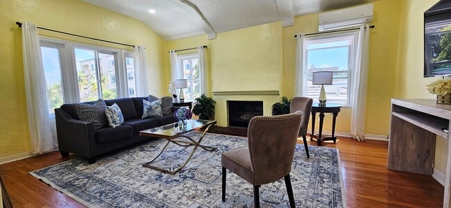 Photo - 1433 Livonia Ave