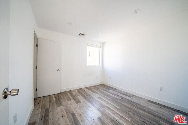 Photo - 5746 Elmer Ave Unit 5748