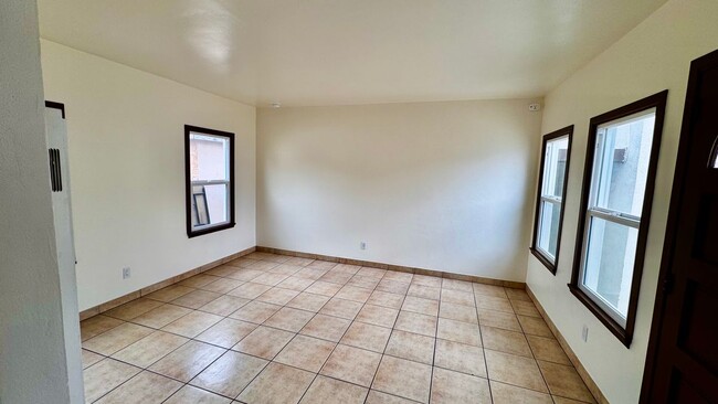 Photo - 2565 Kansas Ave Unit B