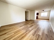 Photo - Beautiful First floor 3 bedroom Rose Park ... House