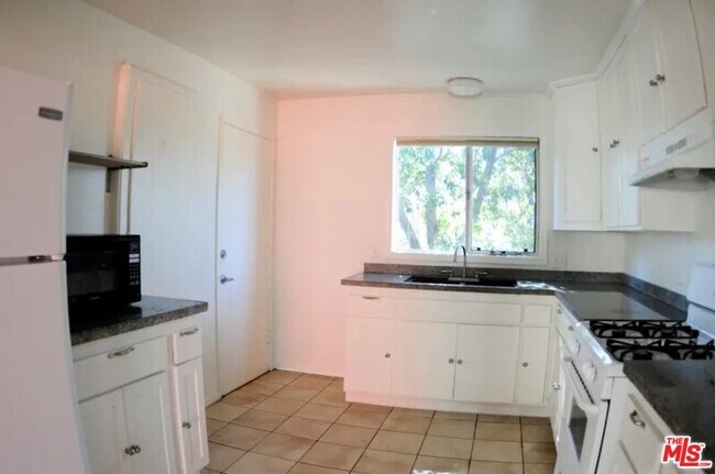 Photo - 1204 W 24th St Condo