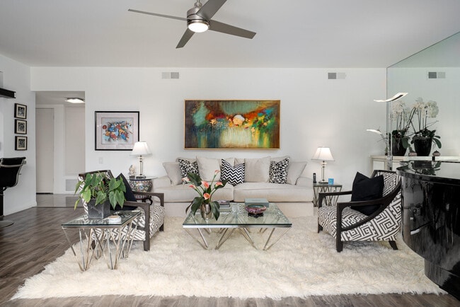 Photo - 477 Desert Lakes Dr