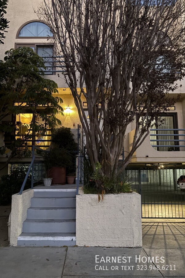 Photo - 2540 S Centinela Ave Unit 1