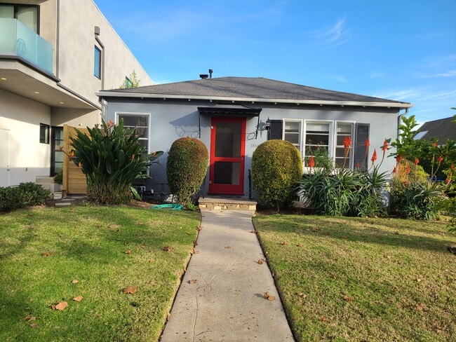 Front entrance - 1614 S Wooster St Unit 1614 Rental