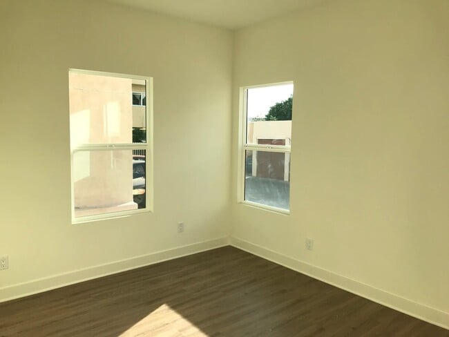 Photo - 1327 N Kingsley Dr Unit 3