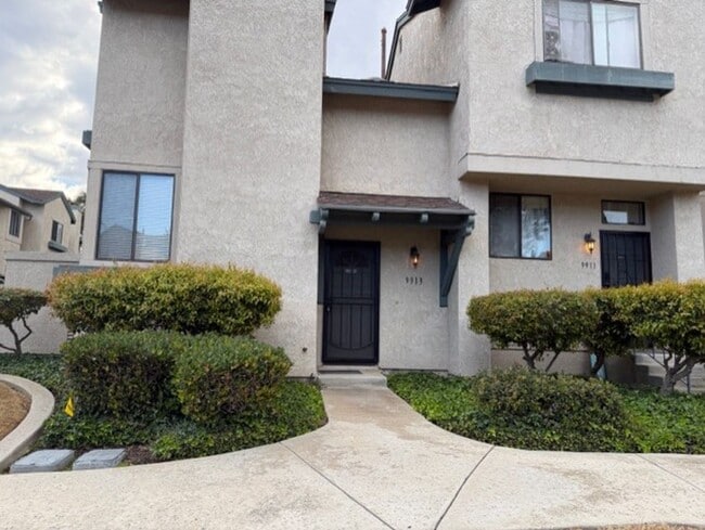 Building Photo - BEAUTIFUL 2 BR 2.5 BA TOWNHOUSE RANCHO PENASQUITOS $3300.00