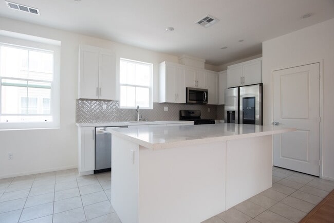 Photo - 3 Bedroom 2.5 Bathroom Condo Available for Rent in 'Citrus Bay'