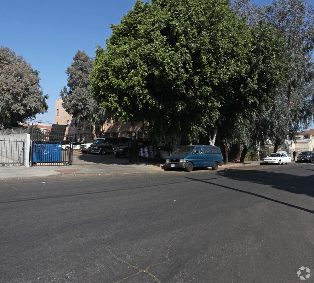 Primary Photo - 1117 S Westlake Ave