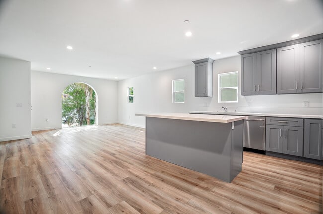 Building Photo - 5187 20th St Unit 5187