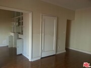 Photo - 570 N Rossmore Ave