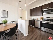 Photo - 1133 W 36th Pl Unit 4