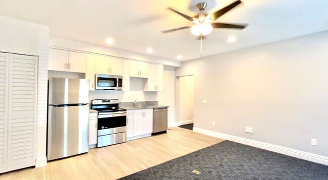 Building Photo - 3545 Fourth Ave Unit 2