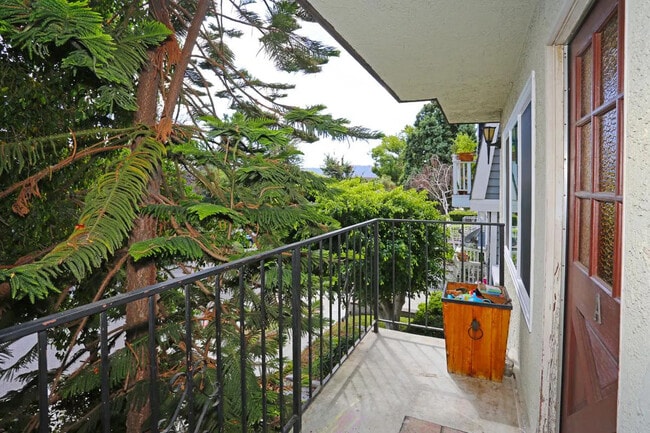 Photo - 519 E Providencia Ave Unit A