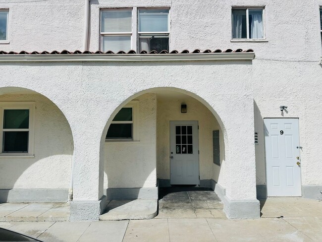 Photo - 7 E Clark St Unit 6