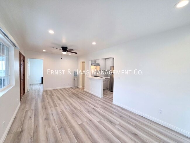 Photo - 1084 Walnut Ave