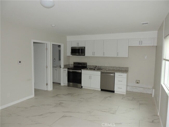 Photo - 23470 Victory Blvd