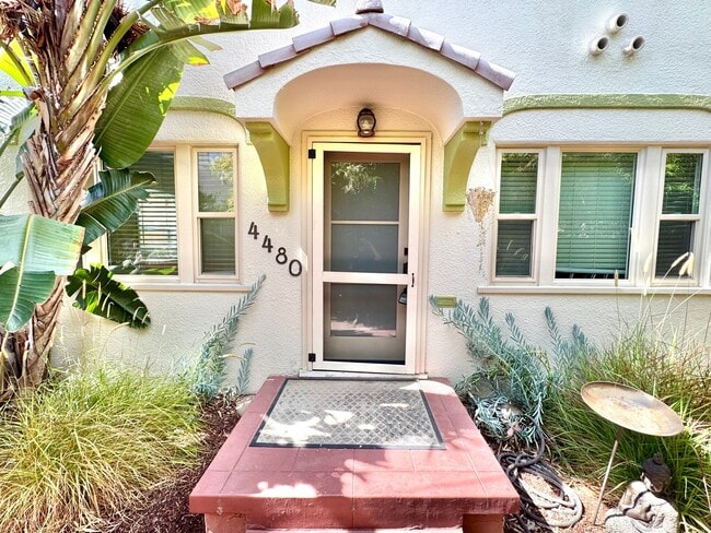 Building Photo - Cute North Park Bungalow! 2bd/1ba, 1 car garage, AC, W/D in-unit, fenced yard!
