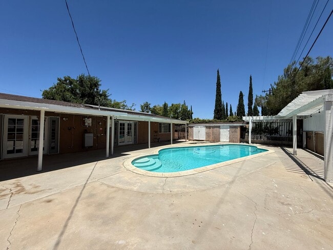 Photo - West Palmdale Pool Home!